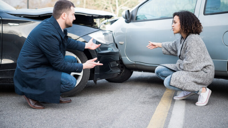What You Need to Know Before Hiring a Car Accident Lawyer